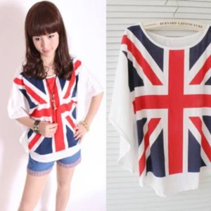 Tjejer T shirt  - One size  Ny  Pris för en 