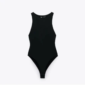 Zara body - Helt oanvänd body från zara. Säljer för har en exat likadan🩷