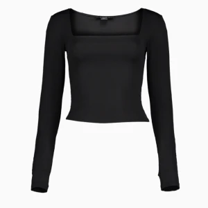 Newyorker långärmad tröja  - Säljer denna tröja från newyorker i svart strl S. Helt ny och oanvänd köpt för 95kr. Hör av dig vid bilder eller frågor💞