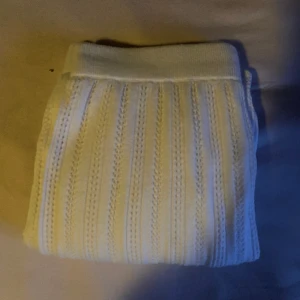 Stickad kjol - Jättefin men kommer inte till användning, inte riktigt min stil. Knappt använd så bra skick 