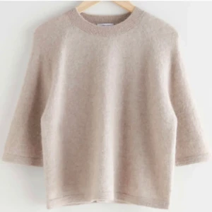 Other stories tröja  - !!Intressekoll!! Super fin men kmr it t användning och är i nyskick m inga defekter❤️❤️nypris 690