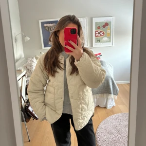 Quiltad jacka  - Från zara barn men sitter mer som en xs/s