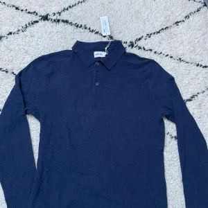 Frotté piké  - Hej. Säljer min oanvända frottepiké, som jag köpte från Brothers för 700. Storlek L men passar även M. Hör av dig vid frågor eller funderingar. Skickas spårbart via PostNord. Pris kan diskuteras vid snabb affär. 