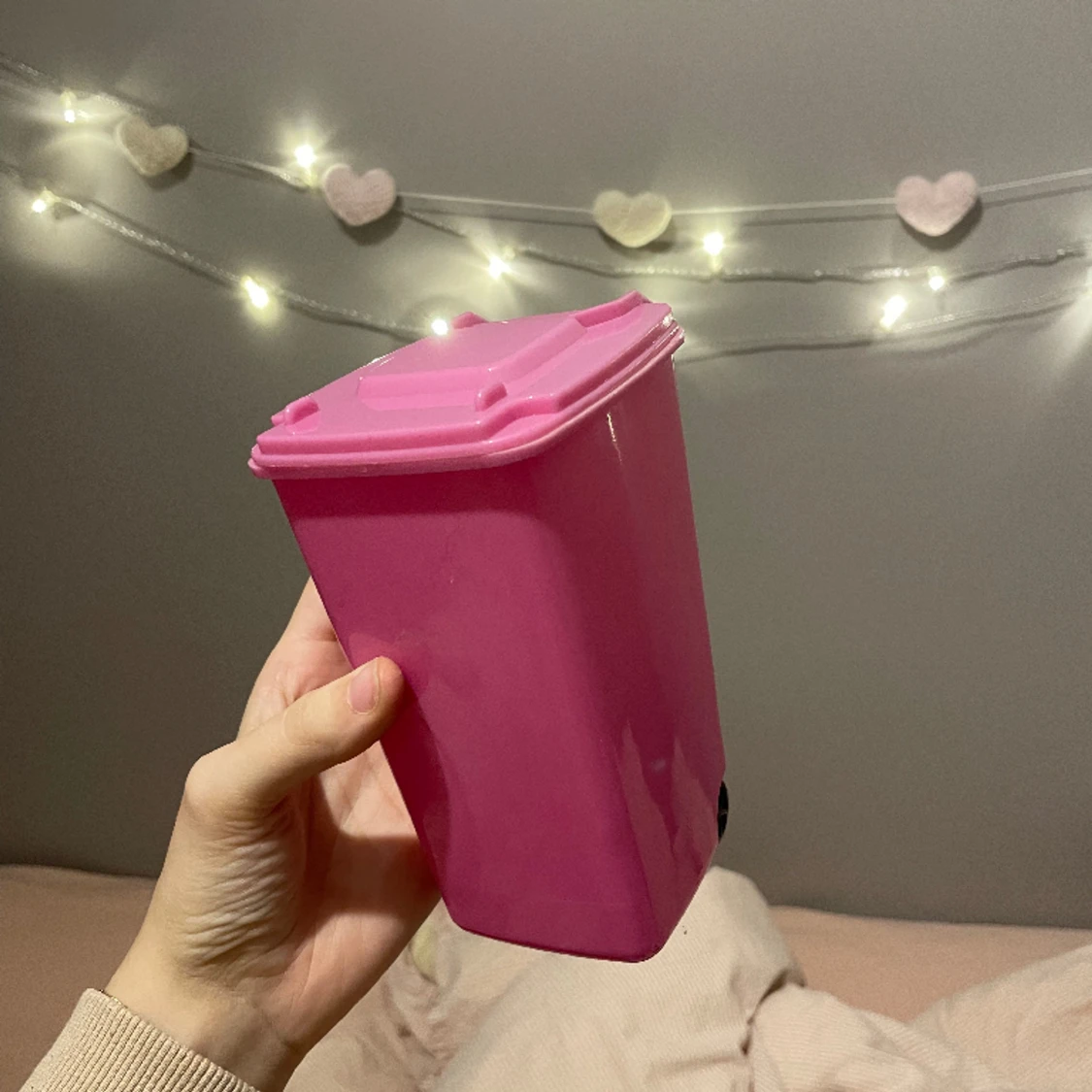 Rosa soptunna pennskrin - 90