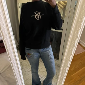 Victoria secret tröja  - Super snygg Victoria secret tjocktröja🖤