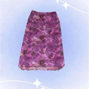 Mesh Midi Skirt - Märke: Urban outfitters  Storlek: S, men passar mig som har M  Skick: Oanvänd perfekta kjolen för alla årstider + ursnygg!!! ⭐️💞    Skriv vid intresse eller för mer information/bilder <3  