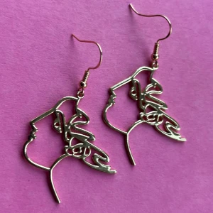 Konstörhängen 💕 - Nickelfria krokar. Frakt på 18kr ingår. 💕