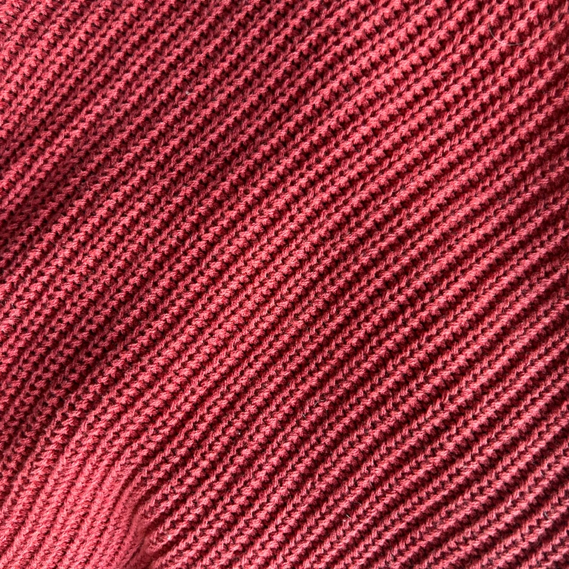 One shoulder stickad tröja  - 90