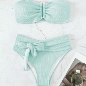 Helt ny bikini från SHEIN  - Helt ny bikini, underdel och överdel. Storlek S i båda delar.