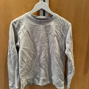 Gant tröja - Säljer denna gant tröja i storlek 170