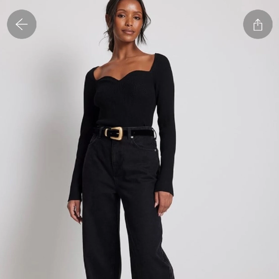 Långarmad svart tröja 