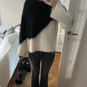 Other stories tröja!! - Så cool och skön mohair tröja från other stories!!💘 använd men inga defekter!!💗