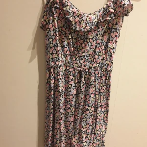 Linne 34  - Super snyggt linne, fint skick 