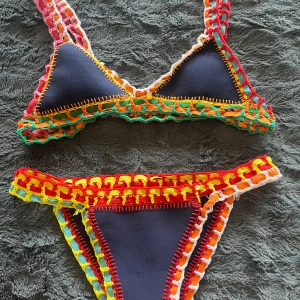 Fin bikini - Såå najs bikini som jag använt 1 gång😇Fästet har släppt på två ställen därav priset, det syns nästan ingenting om man inte kollar noga🦋