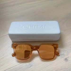 Chimi #004 Peach - Jättefina chimis i den ovanliga färgen peach! Använda men i fint skick💕