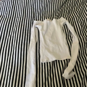 ADSGN tröja i nyskick - Storlek xs 