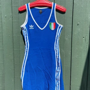 Adidas klänning - Jättefint skick