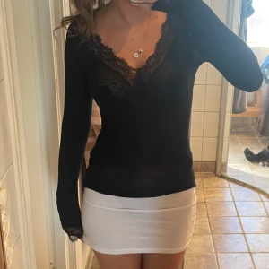 Intimissimi tröja - Säljer denna jättefina tröja från intimissimi som inte kommer till användning längre❤️