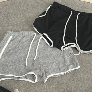 Två pack mjuka shorts  - Bra skick 