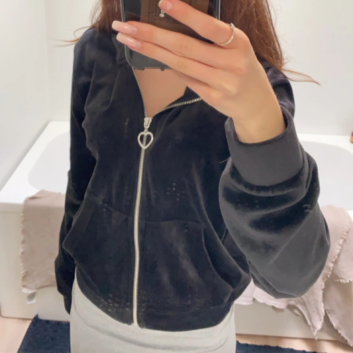 Svart zip hoddie  - 90