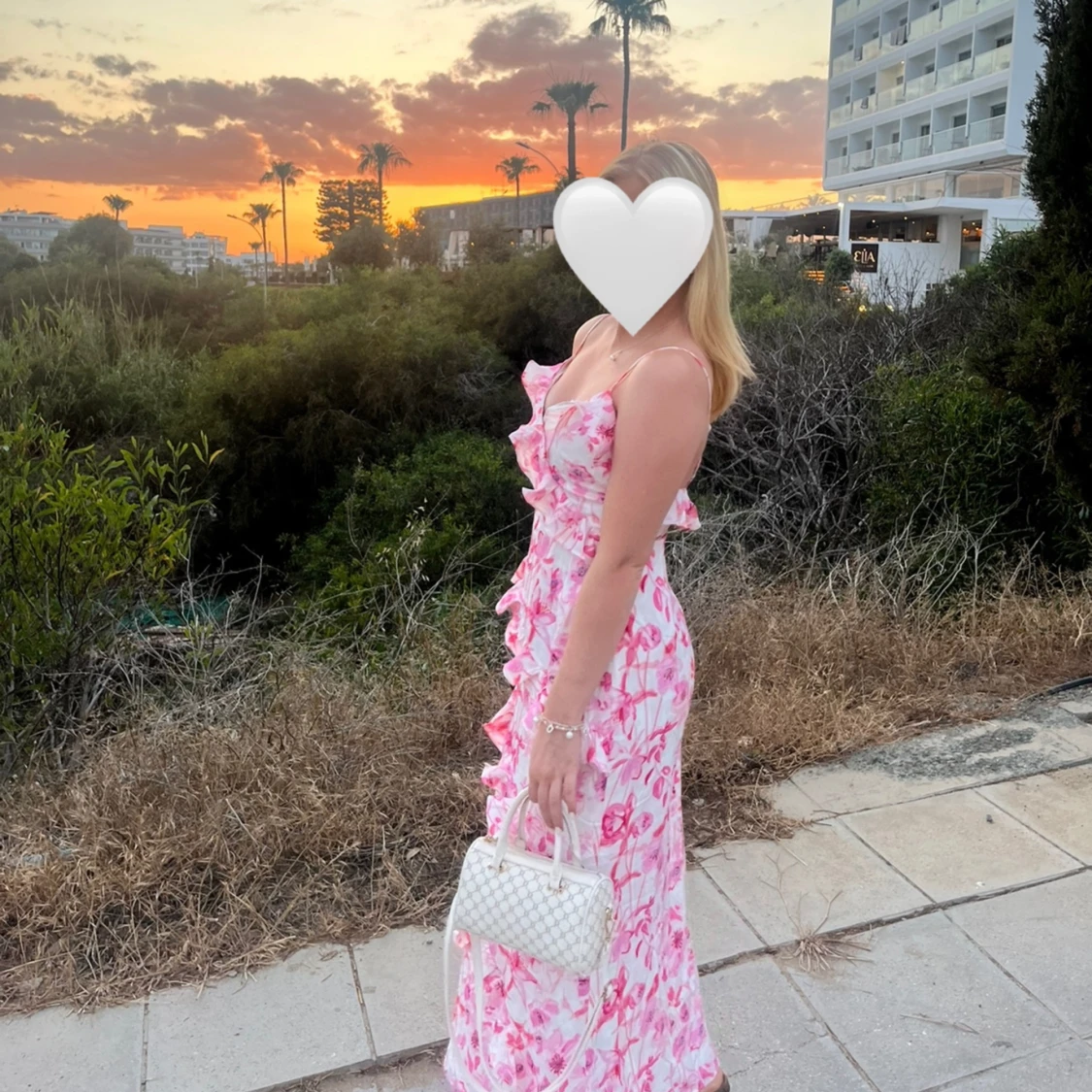 Rosa/vit volangklänning - 91