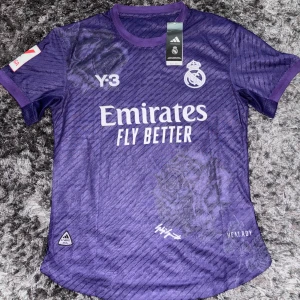 Real Madrid T-shirt  - Helt ny real Madrid T-shirt perfekt inför sommaren