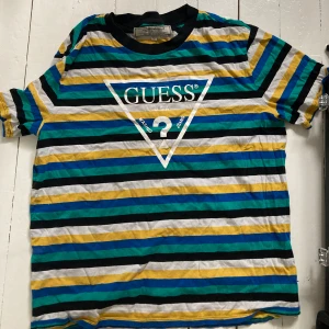 guess oversize tshirt  - jätte fint skick!