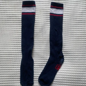 Ridstrumpor - Nya ridstrumpor från Trinity, endast testade.  Strl 35-39 Nypris 149kr, 60kr eller bud.