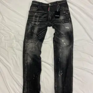 Säljer nu dessa Dsquared2 jeans storlek 52 som en M 🙌🏼 