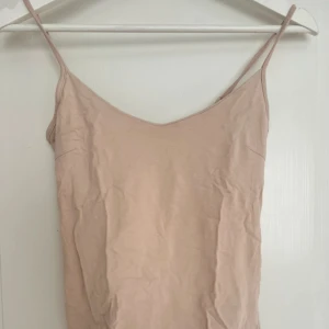 Linne från Lager 157 - Linne från Lager157. Använd Max 2 gånger, är i fint skick.