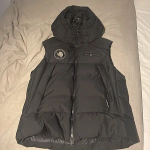 Sail Racing väst - Säljer nu min väst eftersom att den är för stor knappt använd og. Pris 3500