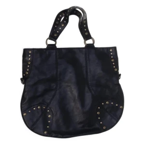 SVART HANDVÄSKA - Så snygg svart handväska med gulddetaljer!