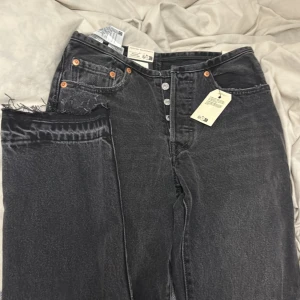 Levis jeans - Säljer dessa helt nya Levis Jeansen då dem inte passade mig, etikett finns kvar🫶🏻 pris kan diskuteras vid snabb affär. 