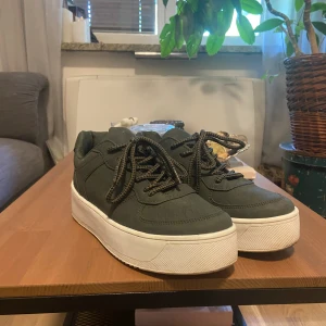 NLY Shoes - Fina sneakers från NLY Shoes! I fint skick, använda några gånger bara 🙌🏻
