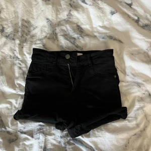 Shorts - Säljer då dom är alldeles för små Storlek xs💕