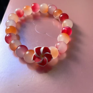 📿❤️🧡🍑 - Går att få i speciell storlek, gjord på stretchig tråd för att passa dom flesta 🌸🌸