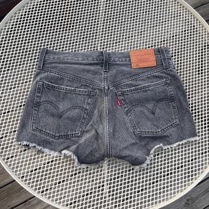 Levis shorts - Supersnygga levis shorts som tyvärr är för små för mig. Strlk 24/ xs 