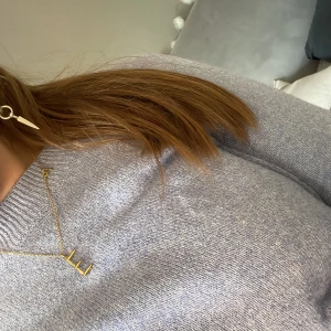 Stickad tröja  - Stickad tröja. Typ inte använd. Inga defekter. Jätte snygg. 