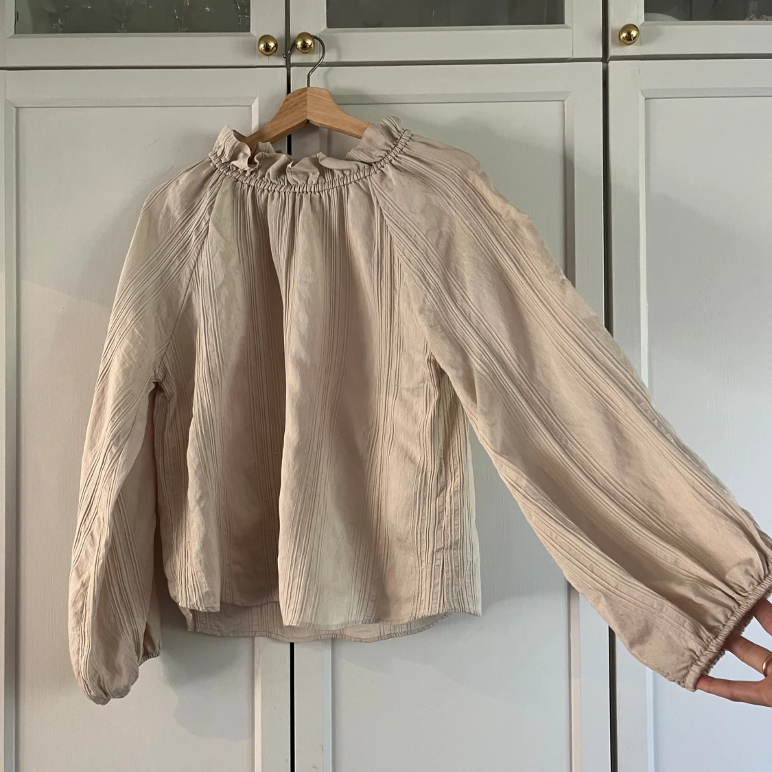 Fin topp med ballongärm