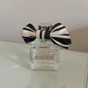 Hilfiger parfym - En del kvar 