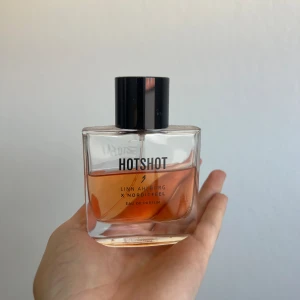 HOTSHOT X Linn Ahlborg - Säljer den första hotshot parfymen fårn Linns kollektion, använd men luktar fortfarande gooott!!