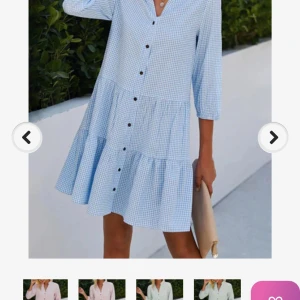 Sommarklänning blå/vit - Helt ny sommarklänning från Allamode. Tyvärr fel storlek för mig. 