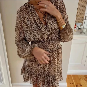 Klänning - ❗️intressekoll❗️på denna superfina klänningen💓SÄLJER ÄNDAST VID BRA BUD!! 