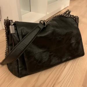 zara väska - rymlig väska från zara🫶🏻