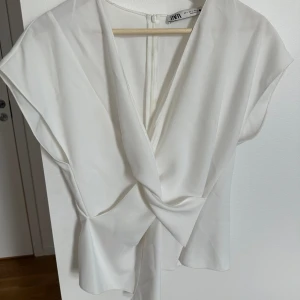 Oanvänd topp fr Zara i St S - Aldrig använd / St S 