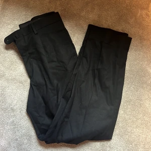 These glory days kostym byxor - These glory days kostym byxor strl 50 i bra skick 