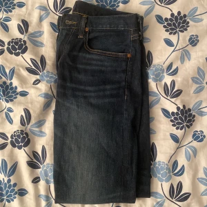 Ralph Lauren slim straight jeans - Använda jeans från Ralph Lauren, modellen heter Varick och passformen är slim straight. Nypris ligger på ungefär 1400kr 