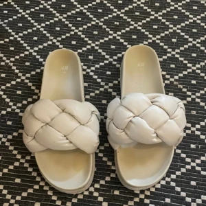 Tofflor  - Så fina tofflor till sommaren 