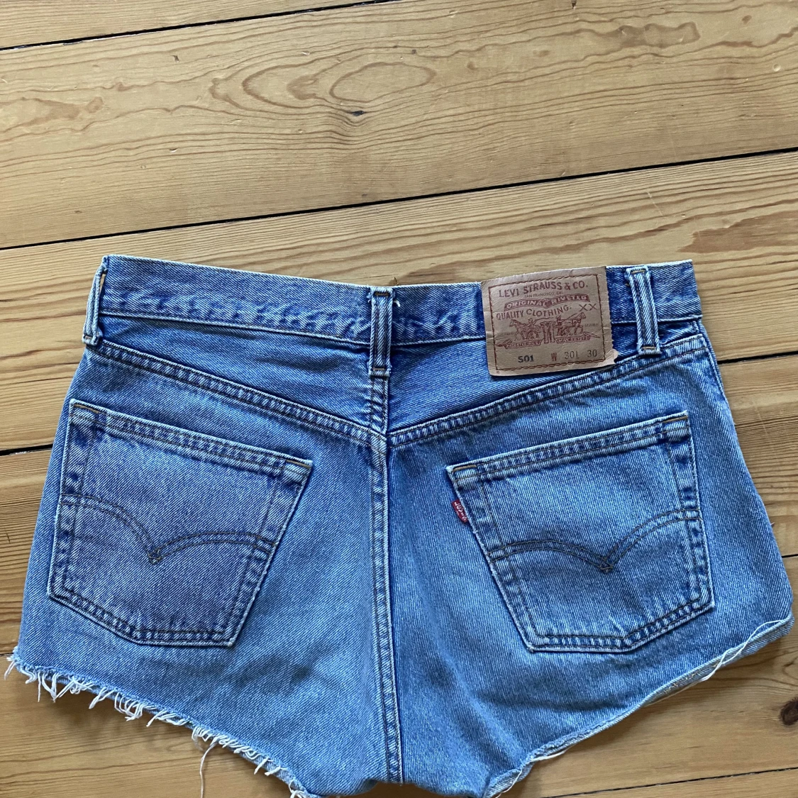 Blåa levisshorts - 90