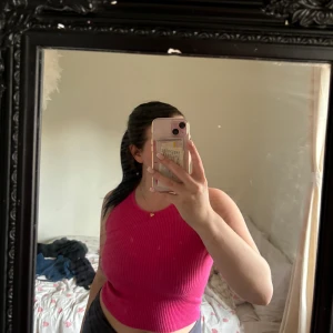 Linne - Endast använd en gång💕 Linnet är i storlek M och köpt från stradivarius i Polen.